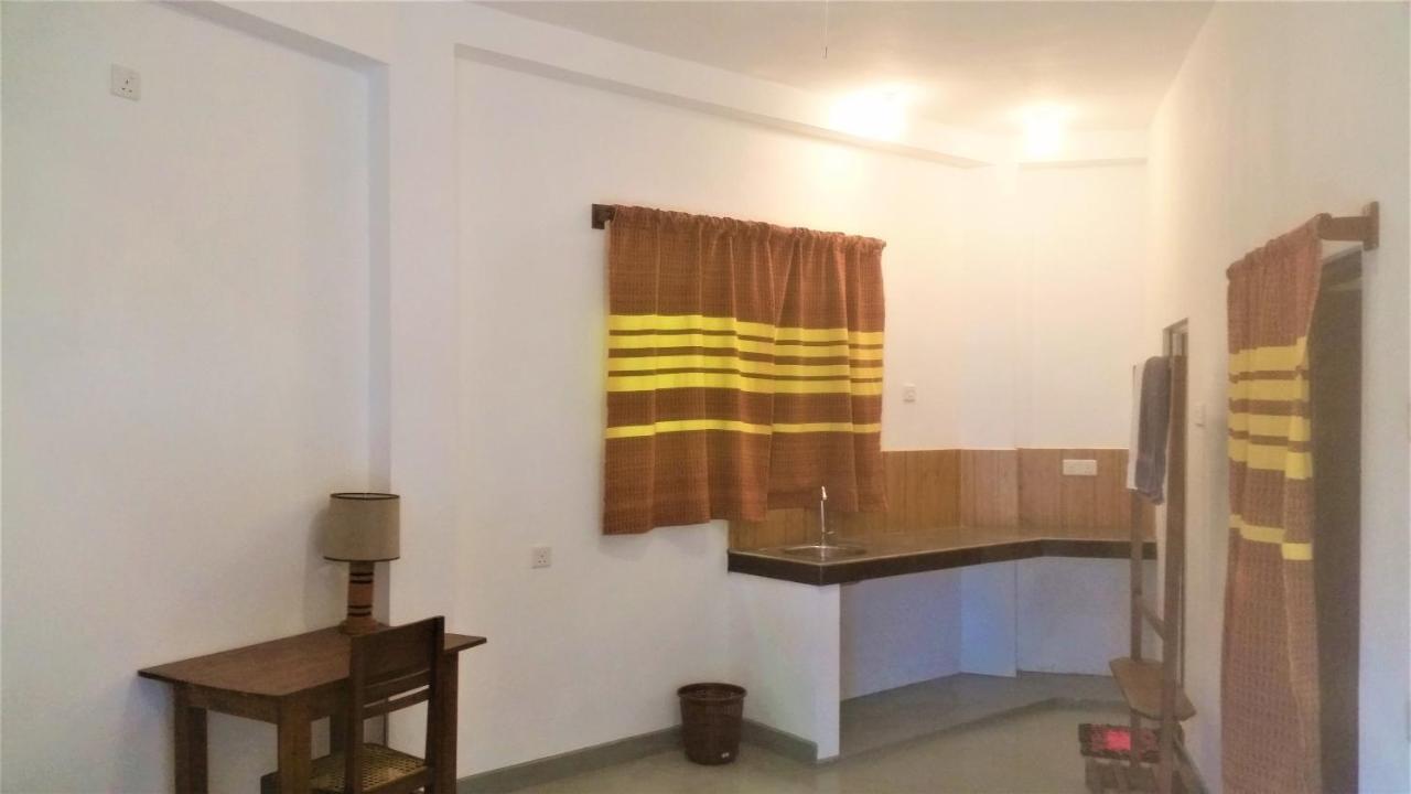 The Ed Corner - Hiriketiya Apartment Dickwella Exterior photo
